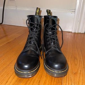 Dr. Marten’s 1460 Women’s Smooth Leather Lace Up Boots